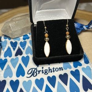 NWOT BRIGHTON Ivory Shell Teardrop Beaded Dangle Earrings.